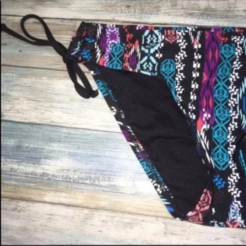Mossimo Bikini Bottoms - Picture 3 of 3